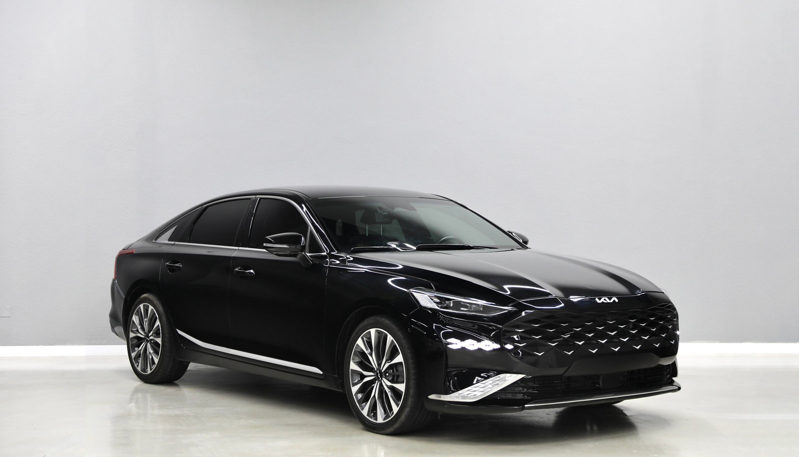 Discover undefined undefined Exterior Interior Images.Find all aspects and details of cars.