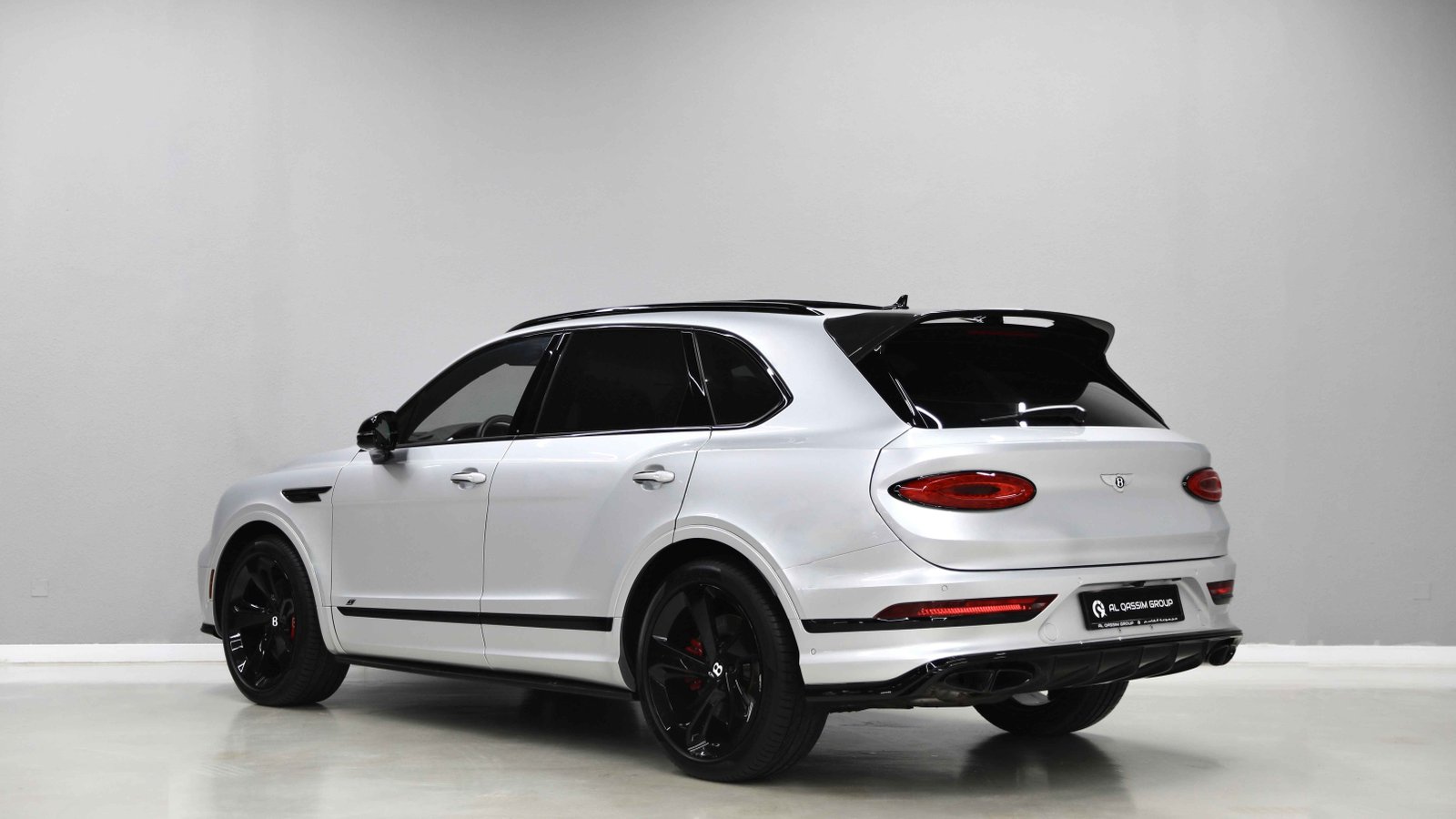 Discover undefined undefined Exterior Interior Images.Find all aspects and details of cars.