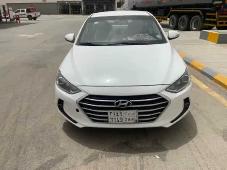 hyundai hyundai-elantra image Hyundai Elantra 2017