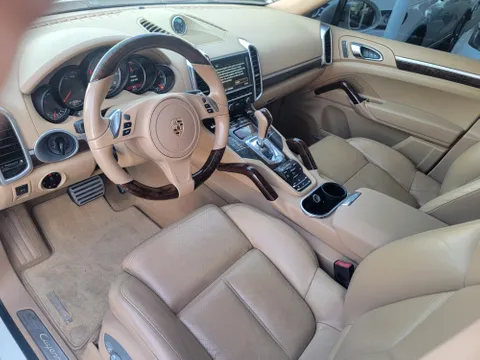 Discover undefined undefined Exterior Interior Images.Find all aspects and details of cars.