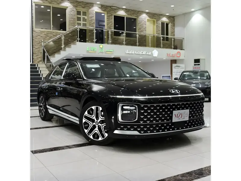 Discover undefined undefined Exterior Interior Images.Find all aspects and details of cars.