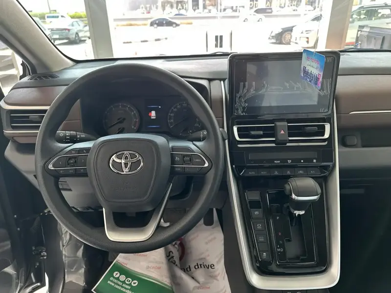 Toyota Innova 2024