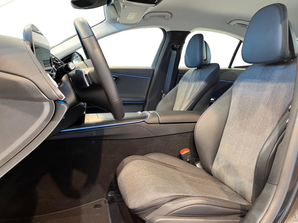 مرسيدس بنز E Class 2024