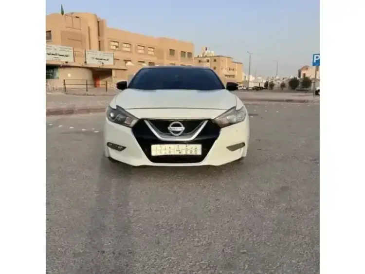 nissan maxima image Nissan Maxima 2017
