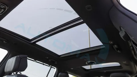 New Jeep Grand Wagoneer 3.0T 4WD	 2023