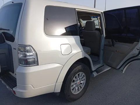 Mitsubishi Pajero 3.5L GLS 5 Door 2012