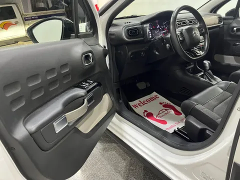 Discover undefined undefined Exterior Interior Images.Find all aspects and details of cars.