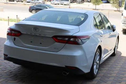 New Toyota Camry 2.5L GLE 212 HP 2023