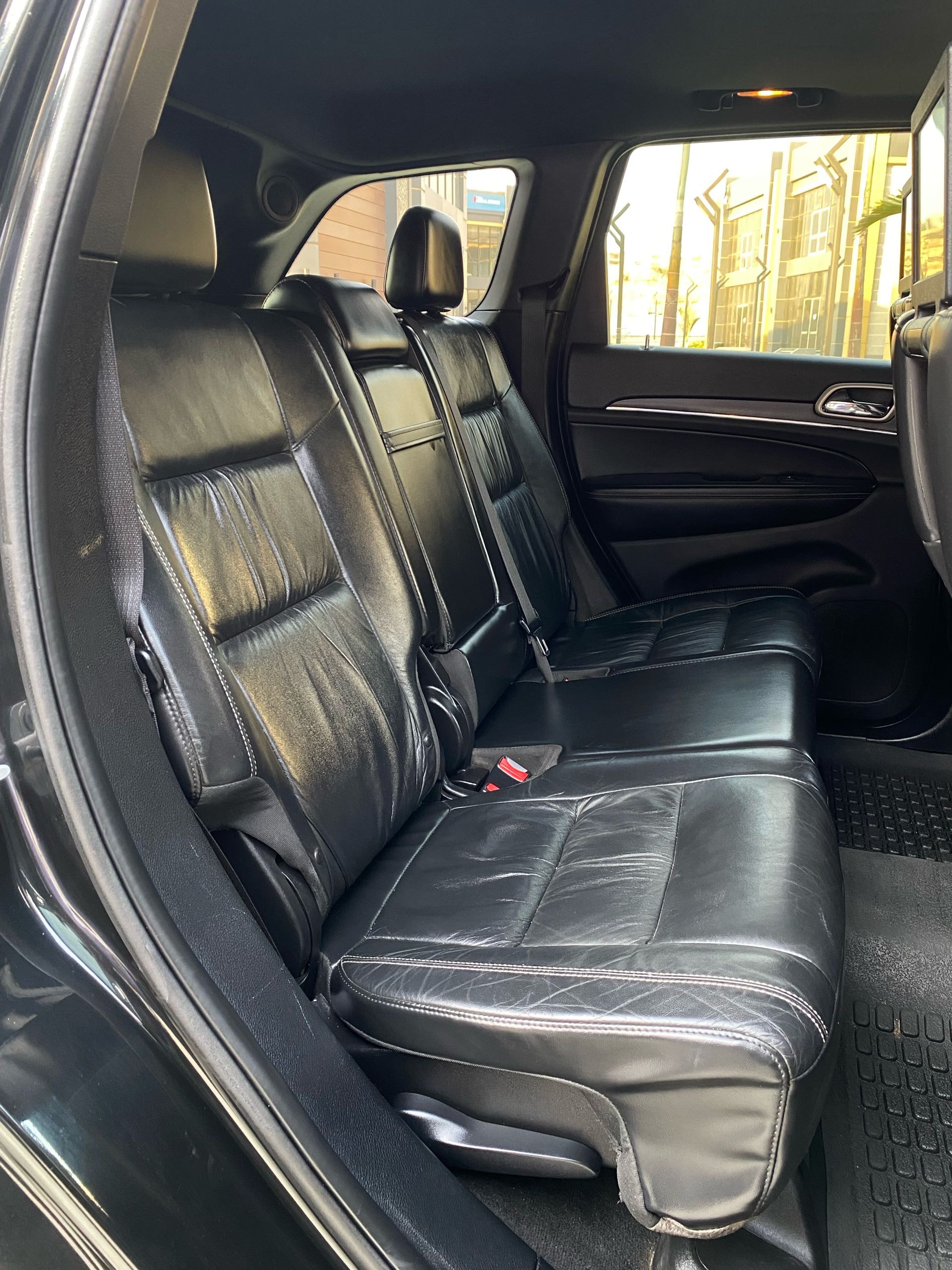 جيب جراند شيروكي 2016