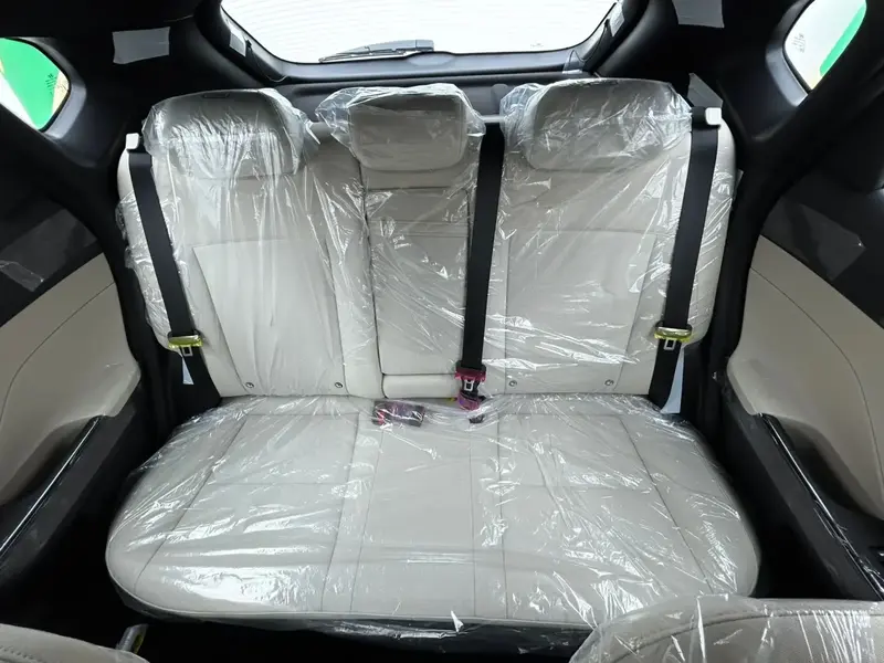 Discover undefined undefined Exterior Interior Images.Find all aspects and details of cars.