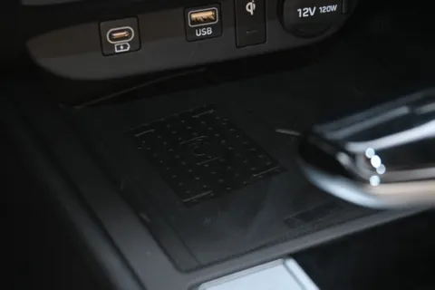 Discover undefined undefined Exterior Interior Images.Find all aspects and details of cars.