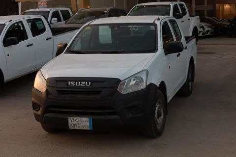 Isuzu D-MAX 2.5D Double Cab 4WD M/T 2020