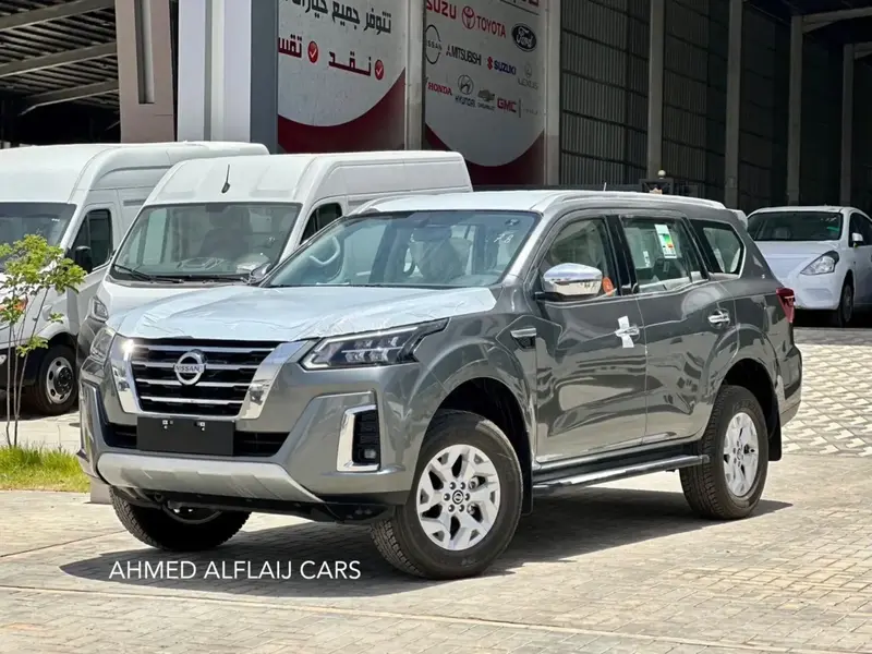 Discover undefined undefined Exterior Interior Images.Find all aspects and details of cars.