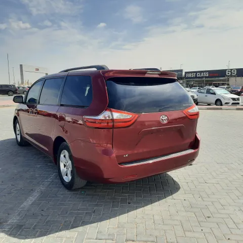 Toyota Sienna 2016