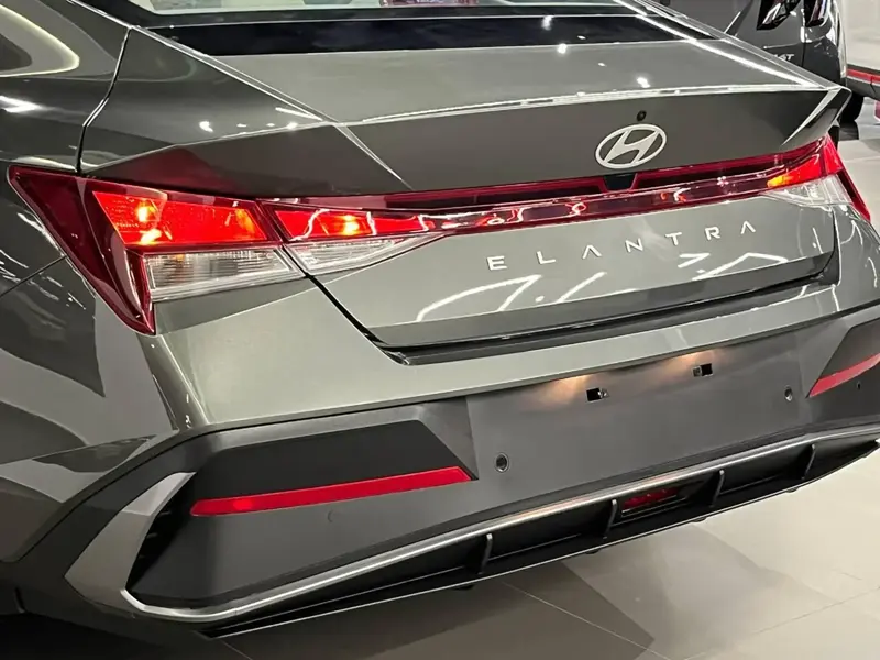Hyundai Elantra 2025