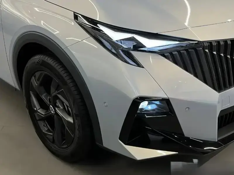 Discover undefined undefined Exterior Interior Images.Find all aspects and details of cars.