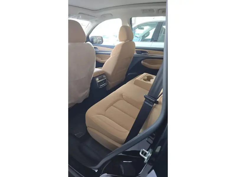 Discover undefined undefined Exterior Interior Images.Find all aspects and details of cars.