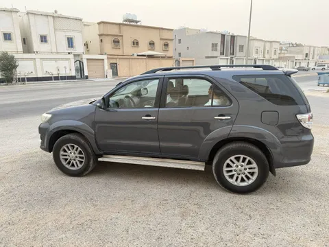 Toyota Fortuner 2012