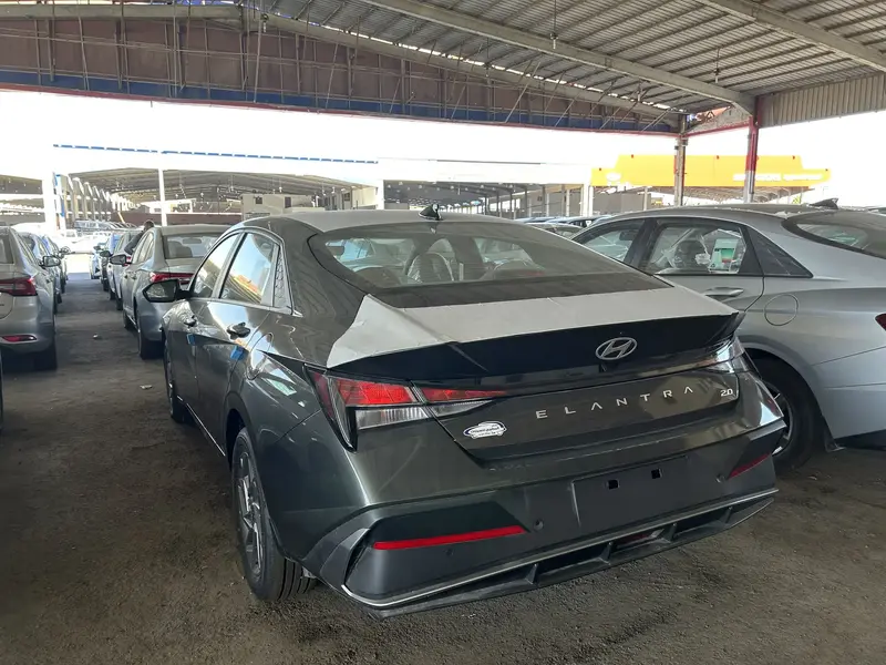 Hyundai Elantra 2025