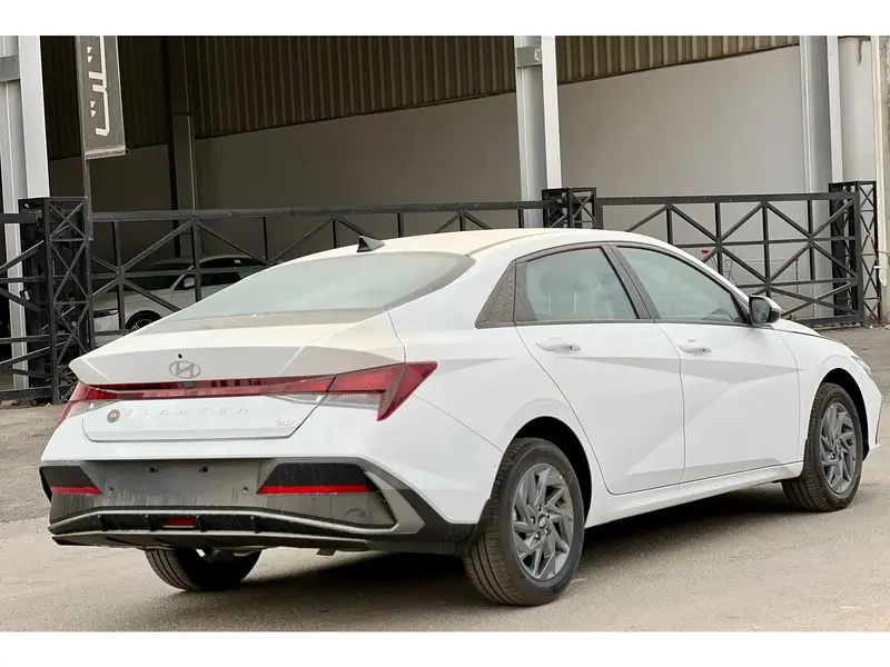 Hyundai Elantra 2025