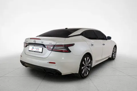 Discover undefined undefined Exterior Interior Images.Find all aspects and details of cars.