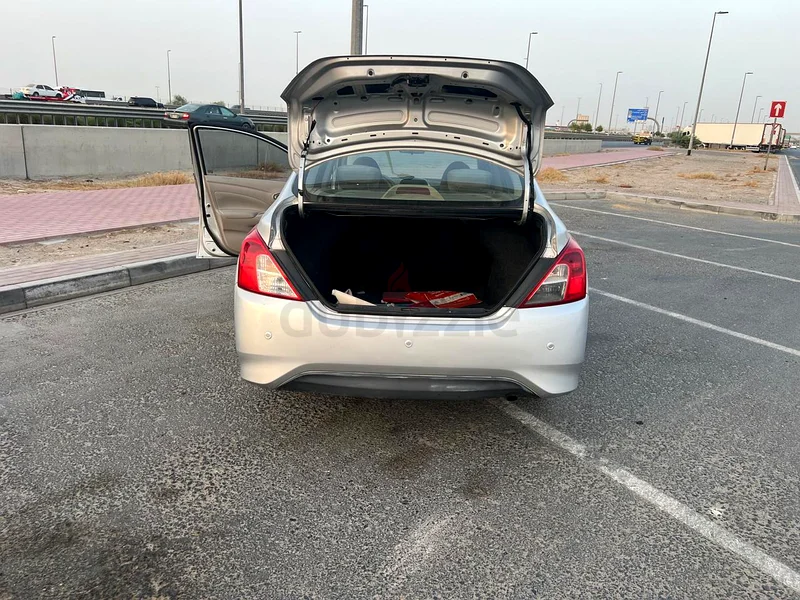 Nissan Sunny 2015