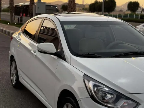 Hyundai Accent 2015