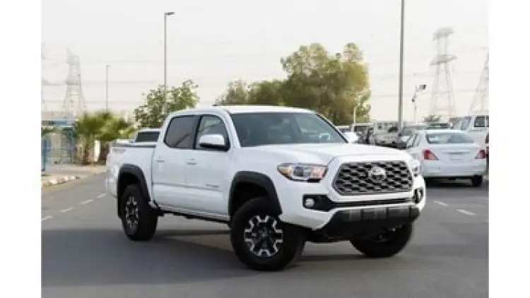 toyota tacoma image Toyota Tacoma 2022 Toyota Tacoma 3.5 TRD Sport- White inside Black | Export Only