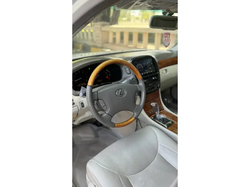 Lexus LS 2005