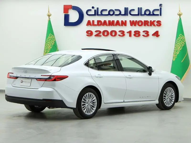 Discover undefined undefined Exterior Interior Images.Find all aspects and details of cars.