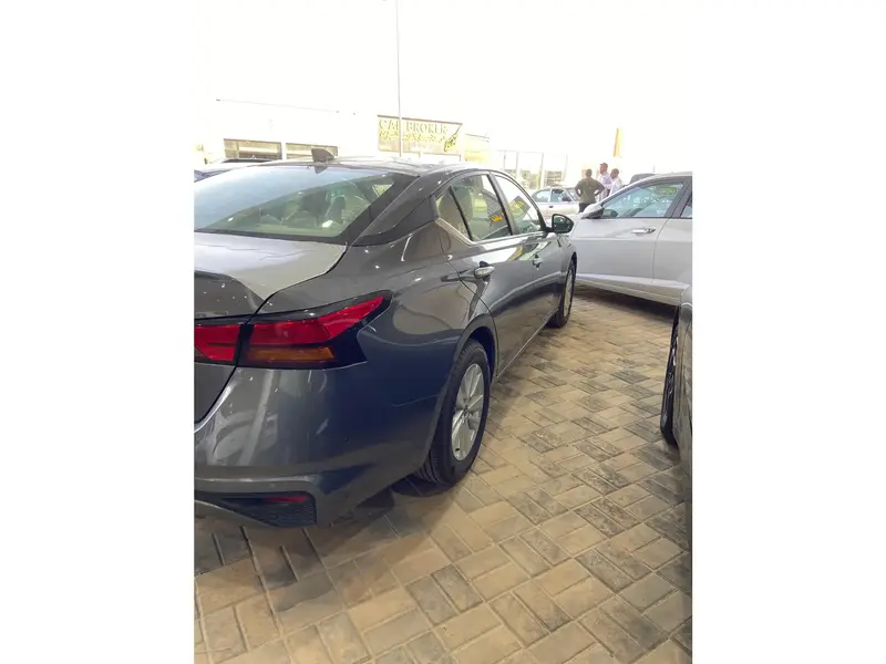 Nissan Altima 2025