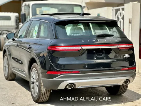 Discover undefined undefined Exterior Interior Images.Find all aspects and details of cars.