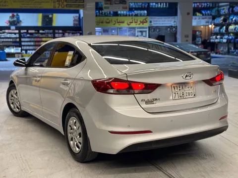 Hyundai Elantra 2017