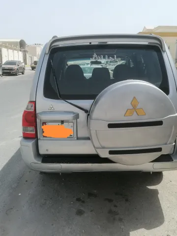استكشف undefined undefined الصور الخارجية والداخلية. اكتشف جميع جوانب وتفاصيل السيارات.