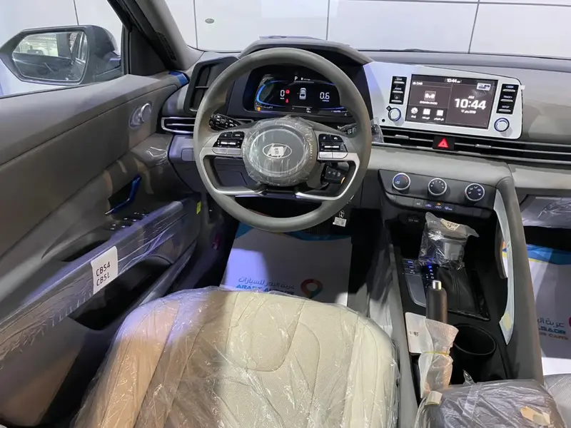 Hyundai Elantra 2025
