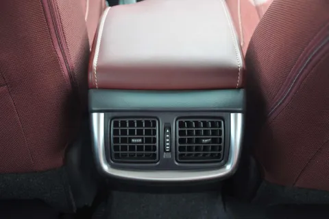 New Toyota Hilux 2.4L Double Cab 4x4 Top Spec 2024