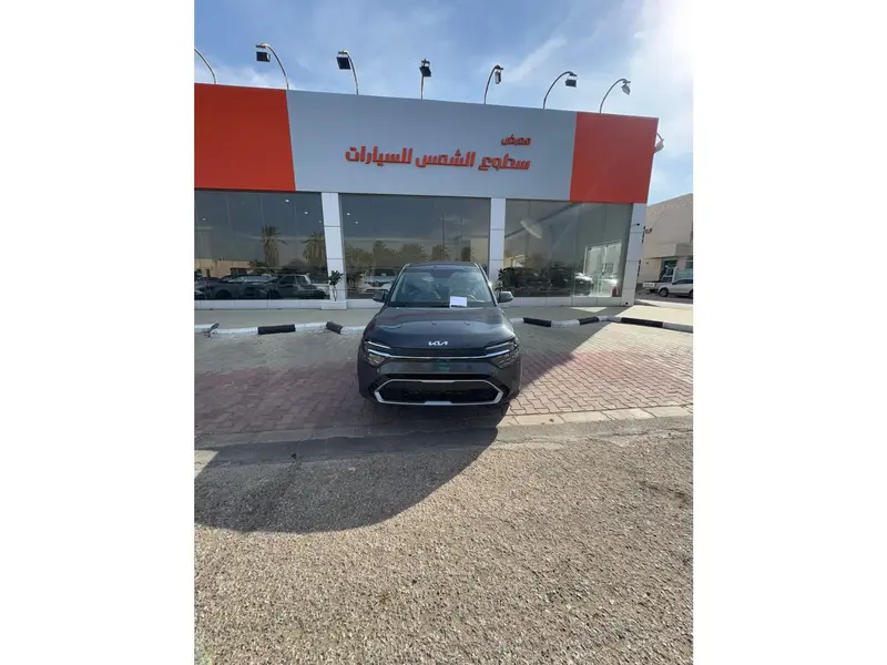 Discover undefined undefined Exterior Interior Images.Find all aspects and details of cars.