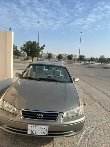 استكشف undefined undefined الصور الخارجية والداخلية. اكتشف جميع جوانب وتفاصيل السيارات.