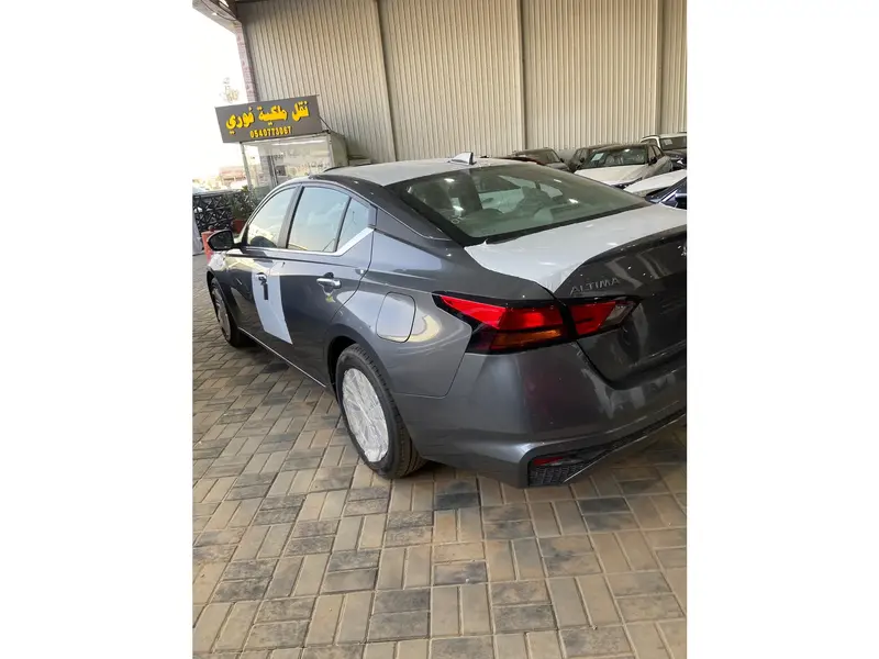 Nissan Altima 2025