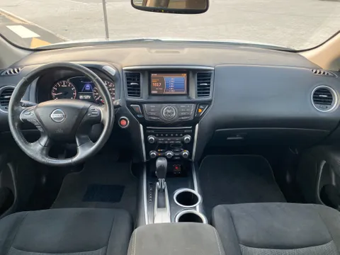 Nissan Pathfinder 3.5L SV 2WD 2015