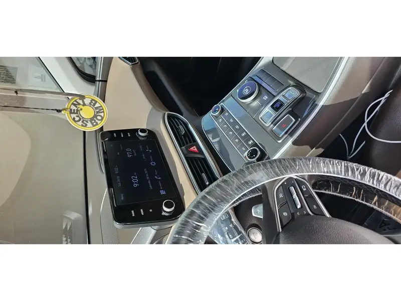 Discover undefined undefined Exterior Interior Images.Find all aspects and details of cars.
