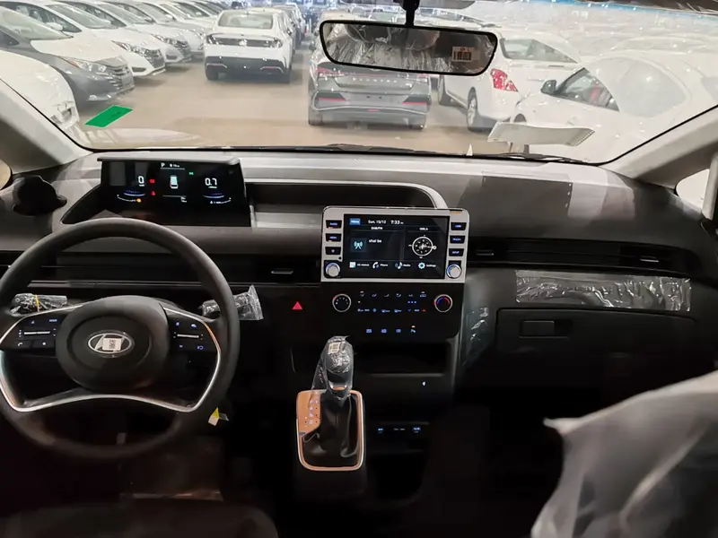 Hyundai Staria 2025