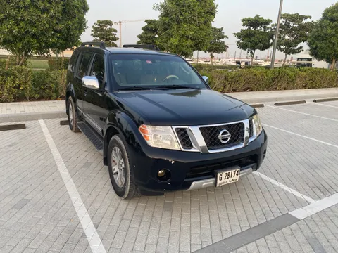Nissan Pathfinder LE 2008