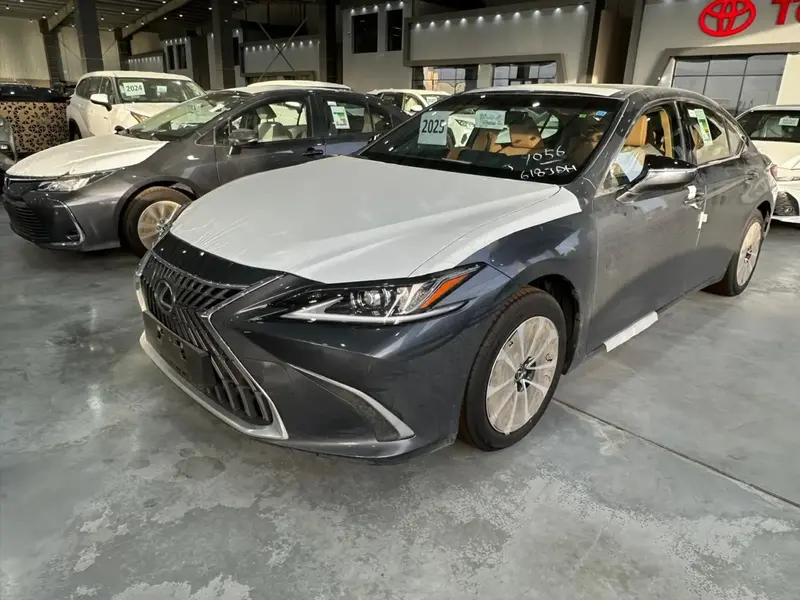 Discover undefined undefined Exterior Interior Images.Find all aspects and details of cars.