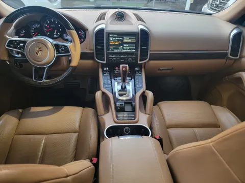 Porsche Cayenne S Platinum Edition 2016