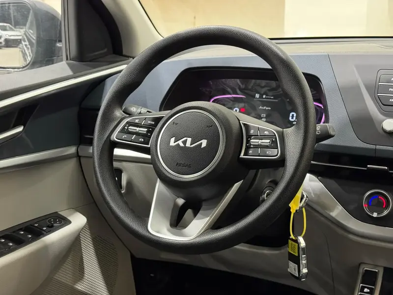 KIA Carens 2024