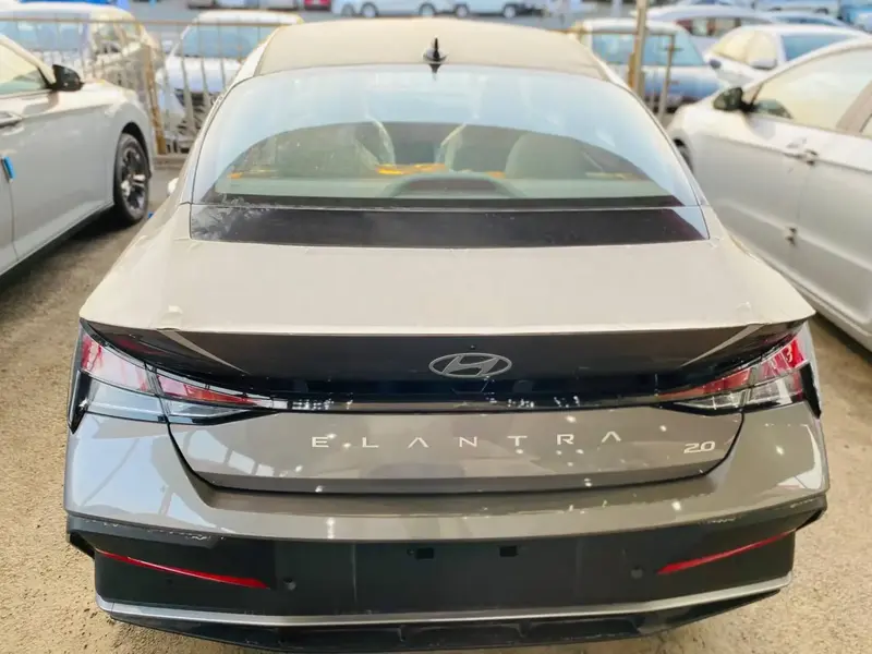 Hyundai Elantra 2025