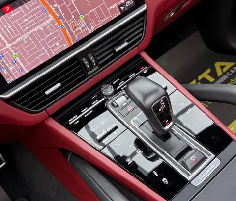 Porsche Cayenne GTS 2021