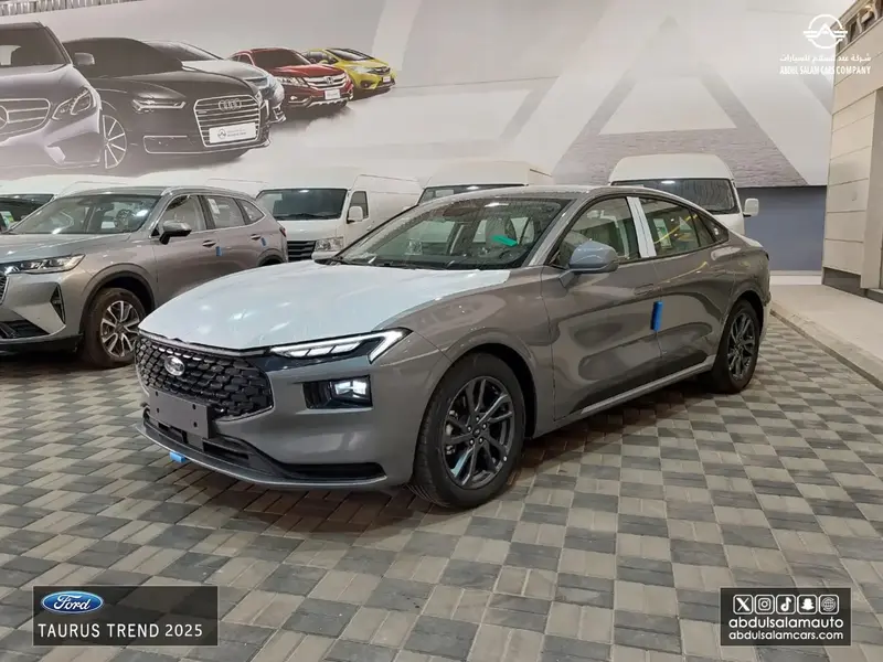 Discover undefined undefined Exterior Interior Images.Find all aspects and details of cars.