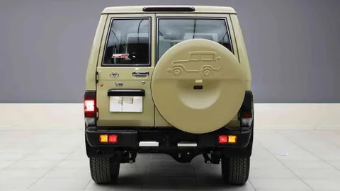 Discover undefined undefined Exterior Interior Images.Find all aspects and details of cars.